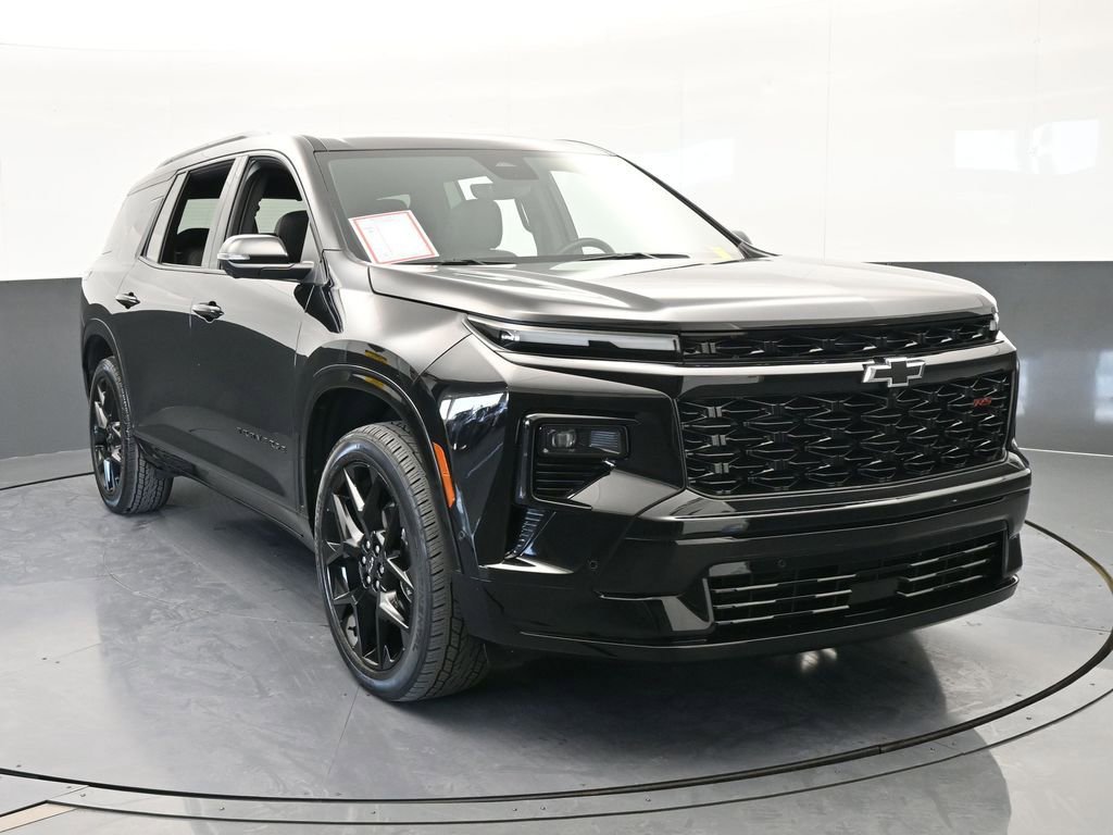 Used 2024 Chevrolet Traverse RS image 9