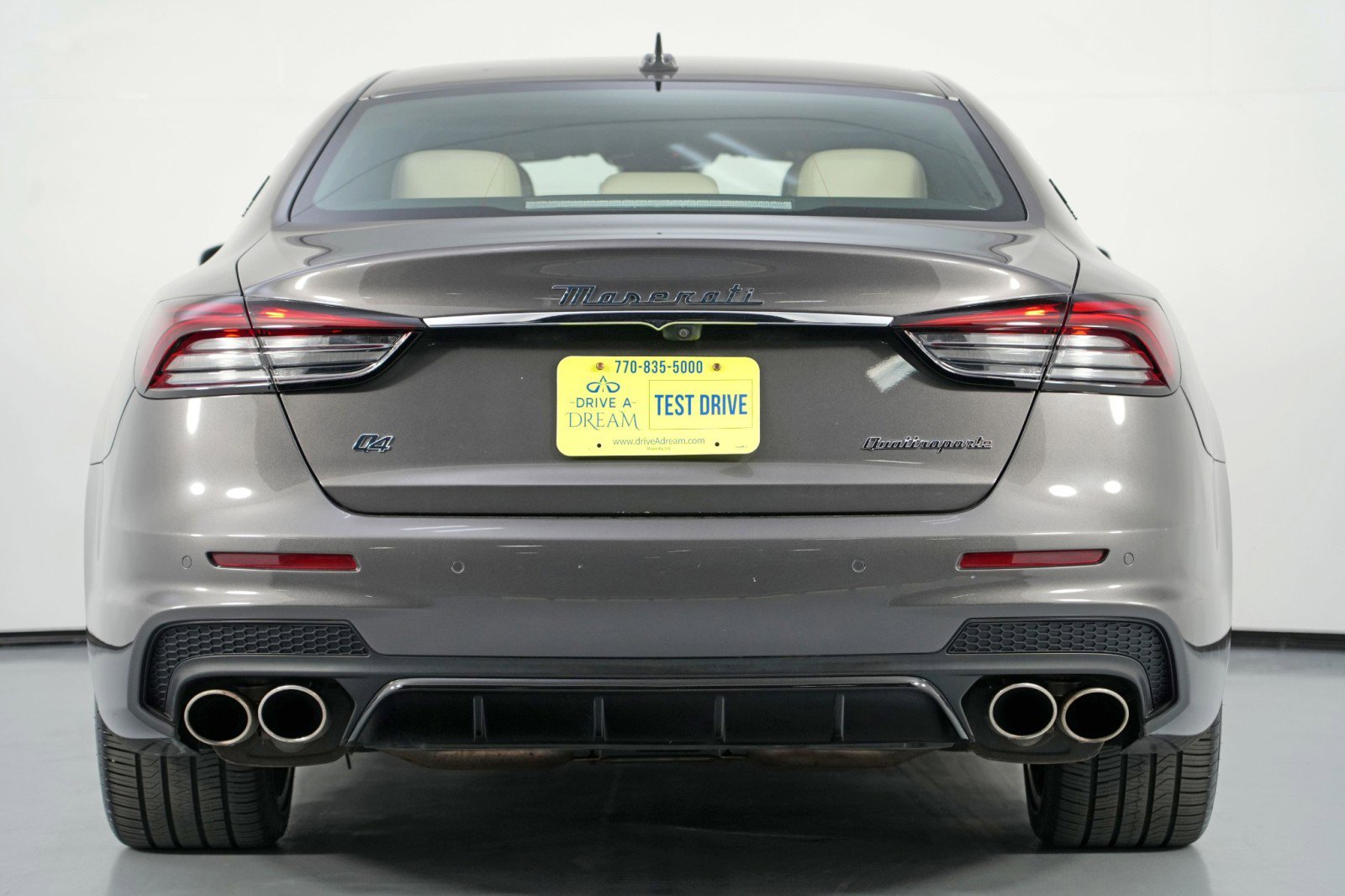 Used 2022 Maserati Quattroporte Modena Q4 image 11