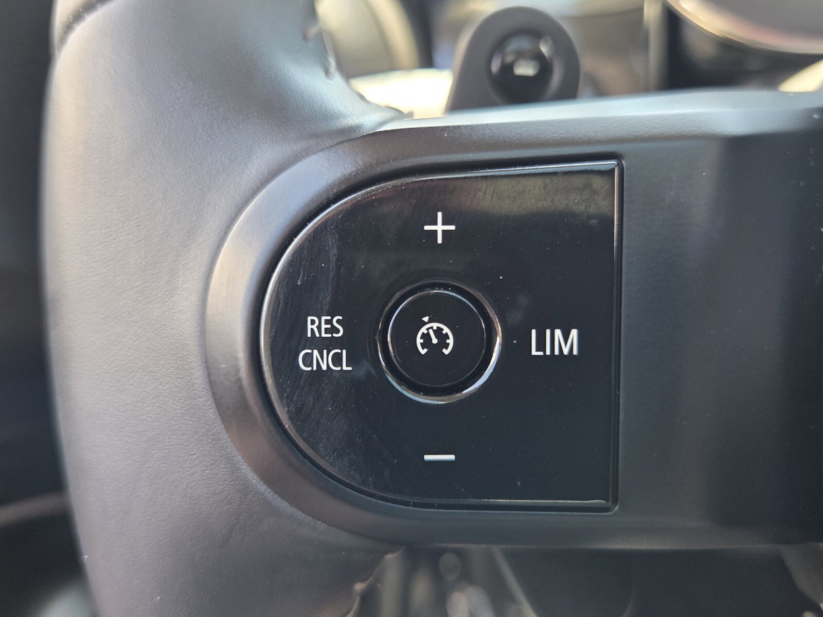 Used 2023 MINI Cooper S w/ Signature Upholstery Package FWD image 29