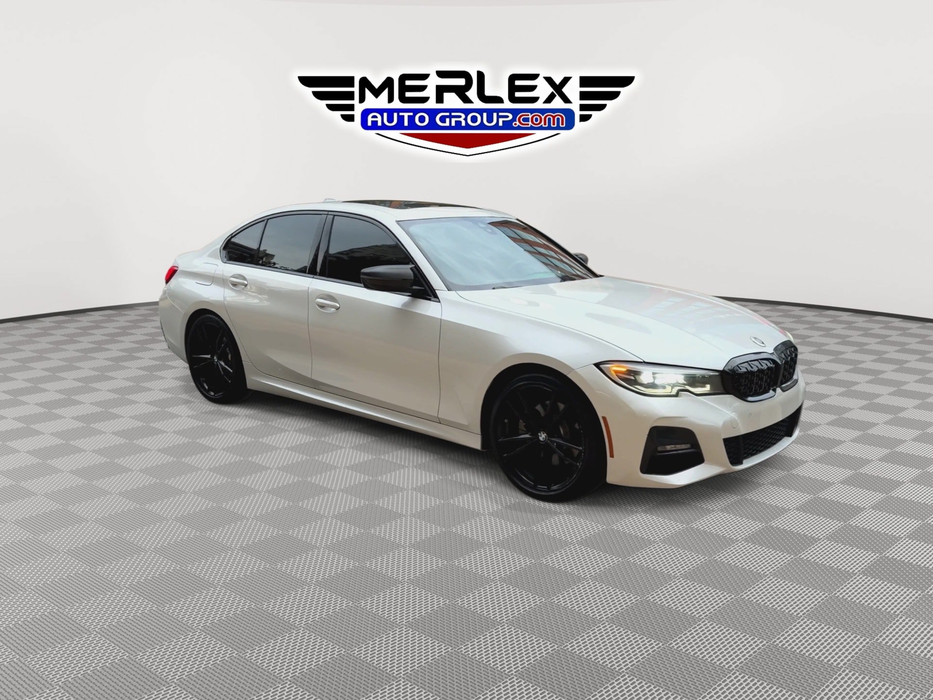 Used 2020 BMW 330i Sedan w/ M Sport Package RWD image 2