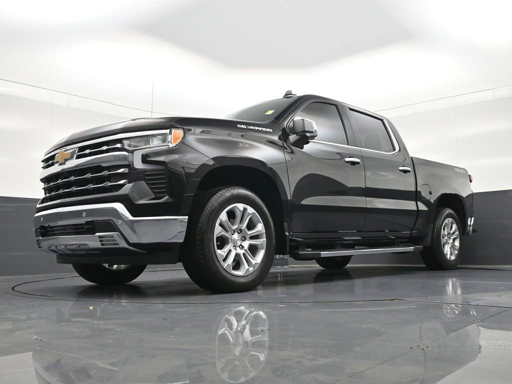 Used 2025 Chevrolet Silverado 1500 LTZ AWD/4WD image 24