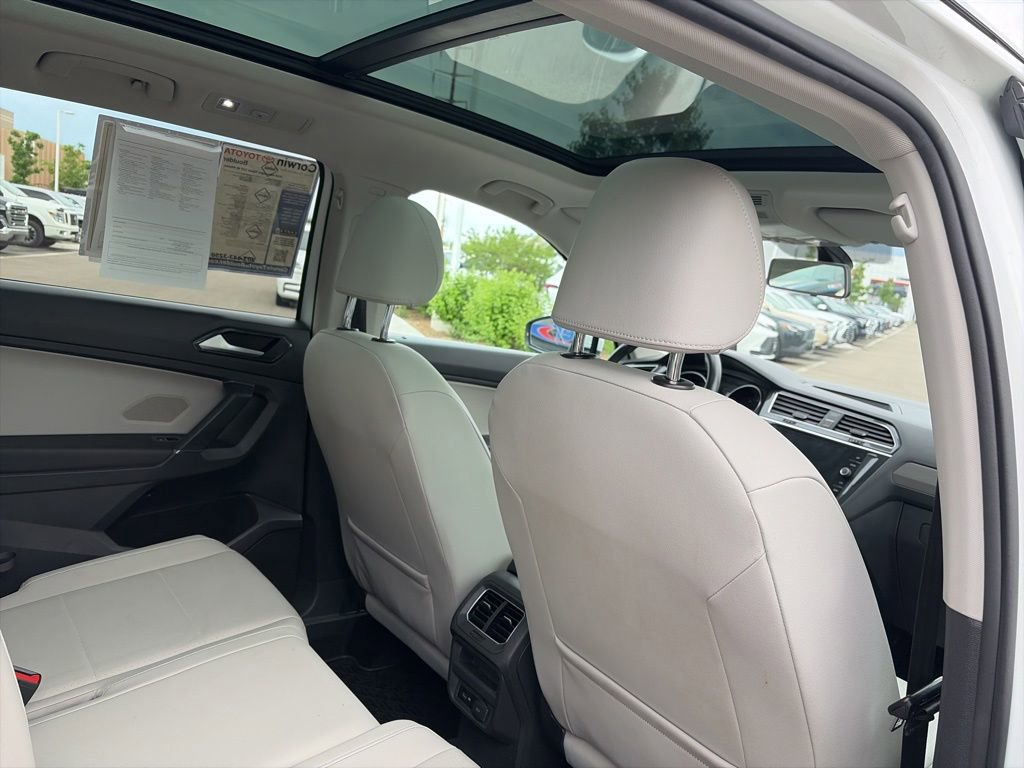 Used 2018 Volkswagen Tiguan SE w/ Panoramic Sunroof Package AWD/4WD image 18