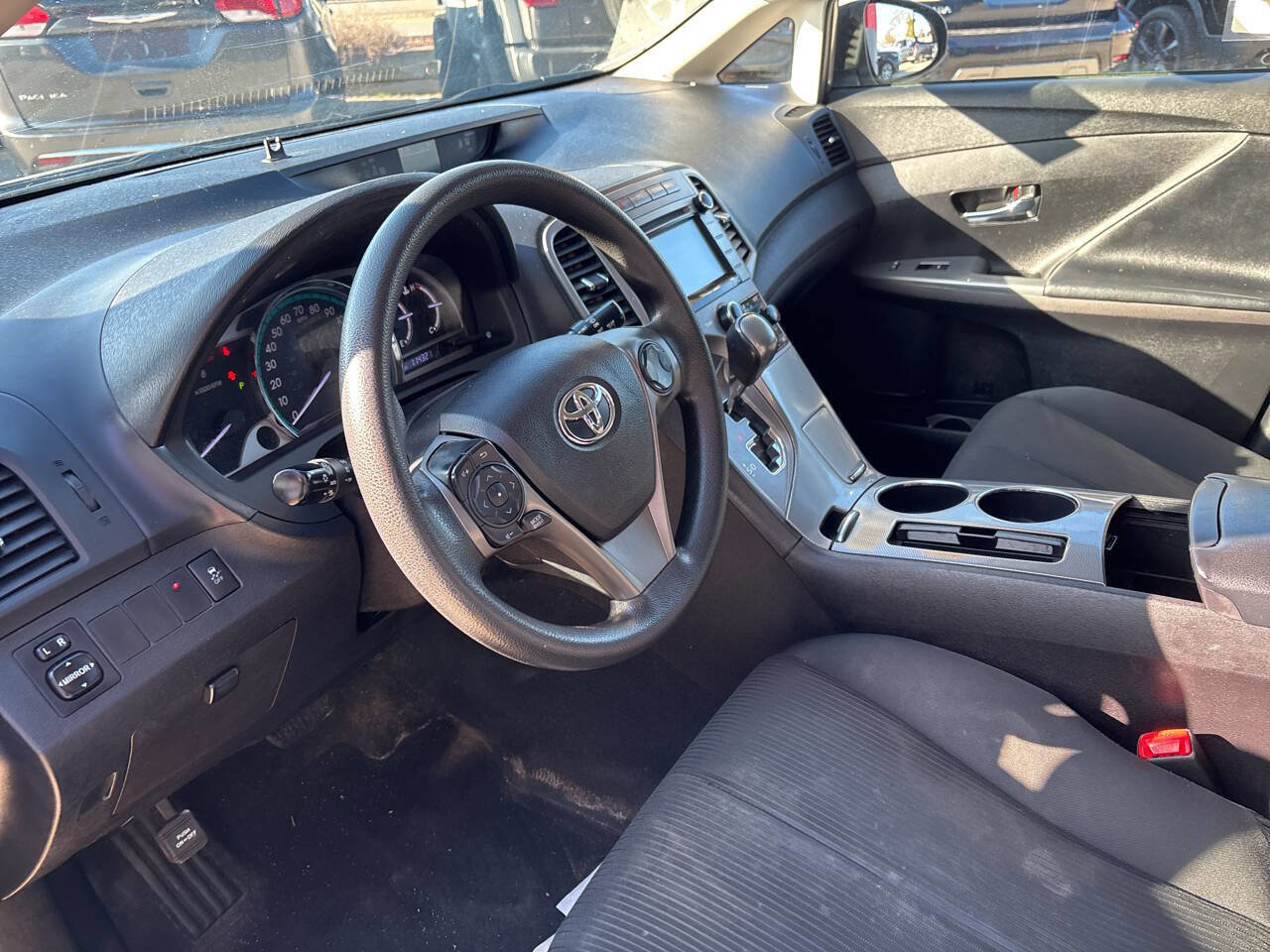 Used 2015 Toyota Venza LE AWD/4WD image 14