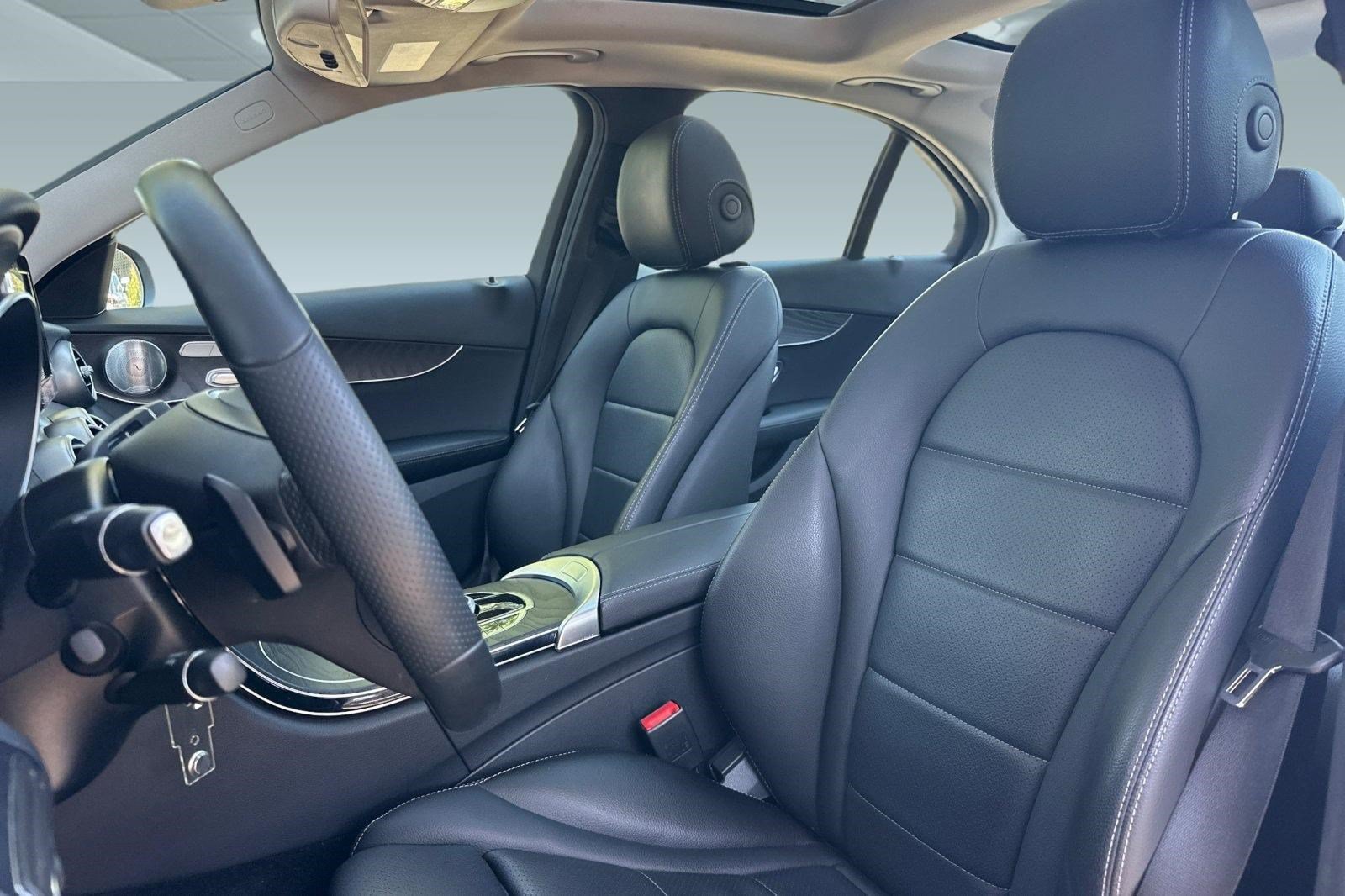 Used 2017 Mercedes-Benz C 300 Sedan image 5