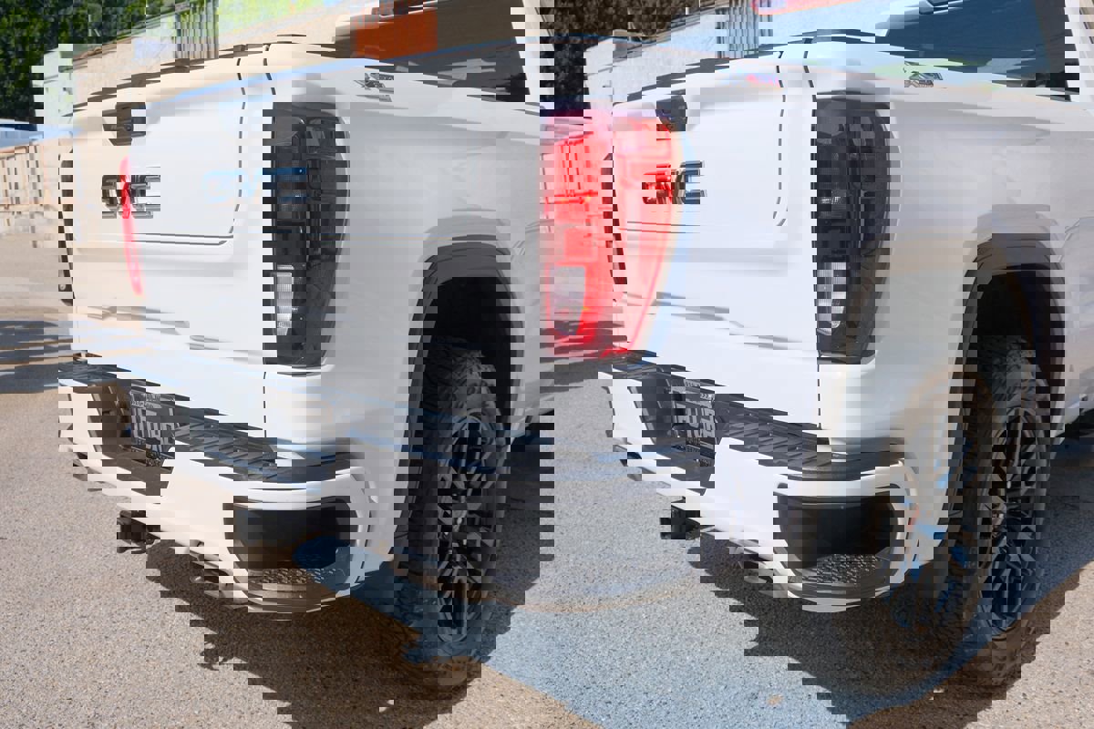 Used 2023 GMC Sierra 1500 Elevation image 38
