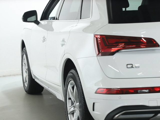 Used 2023 Audi Q5 2.0T Premium w/ Convenience Package AWD/4WD image 43