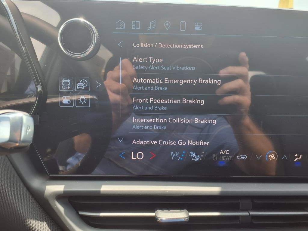 New 2025 Chevrolet Silverado EV LT image 23