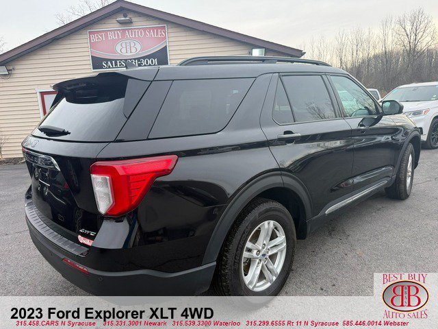 Used 2023 Ford Explorer XLT AWD/4WD image 4