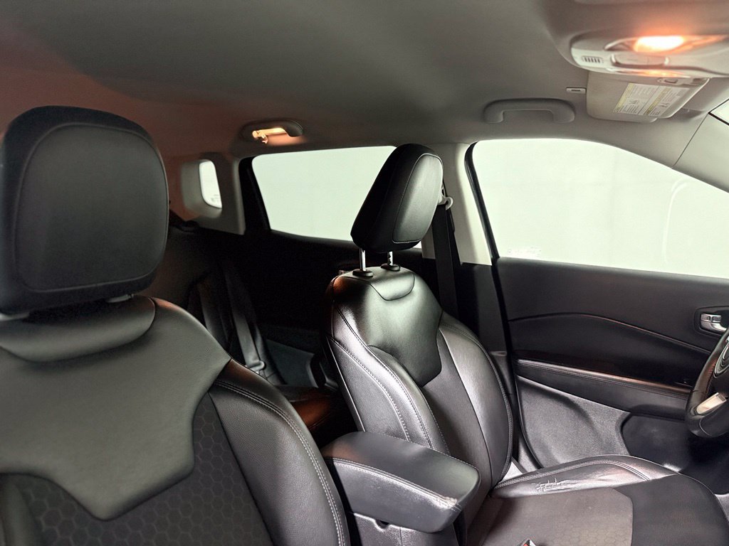 Used 2019 Jeep Compass Latitude AWD/4WD image 26