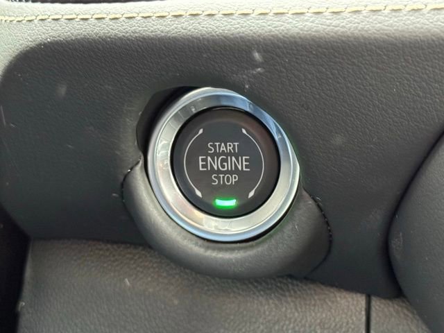 Used 2025 Chevrolet Suburban Premier image 24