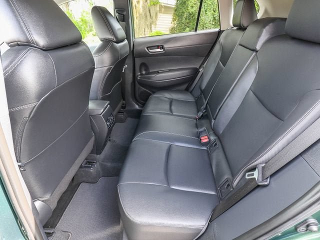 Used 2023 Toyota Corolla Cross XLE w/ Convenience Package FWD image 27