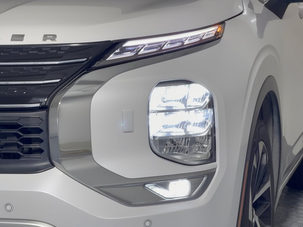 Used 2022 Mitsubishi Outlander SEL AWD/4WD image 12