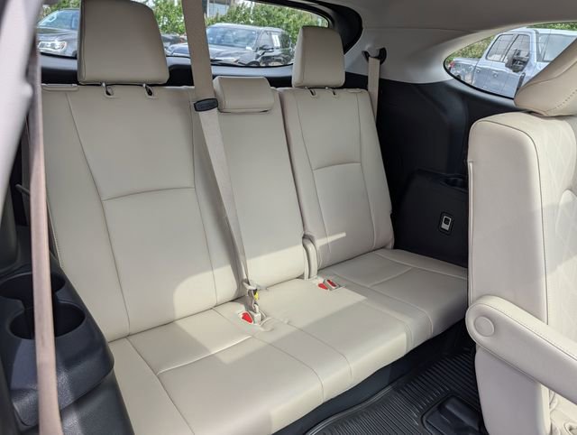 Used 2024 Toyota Highlander Platinum FWD image 35