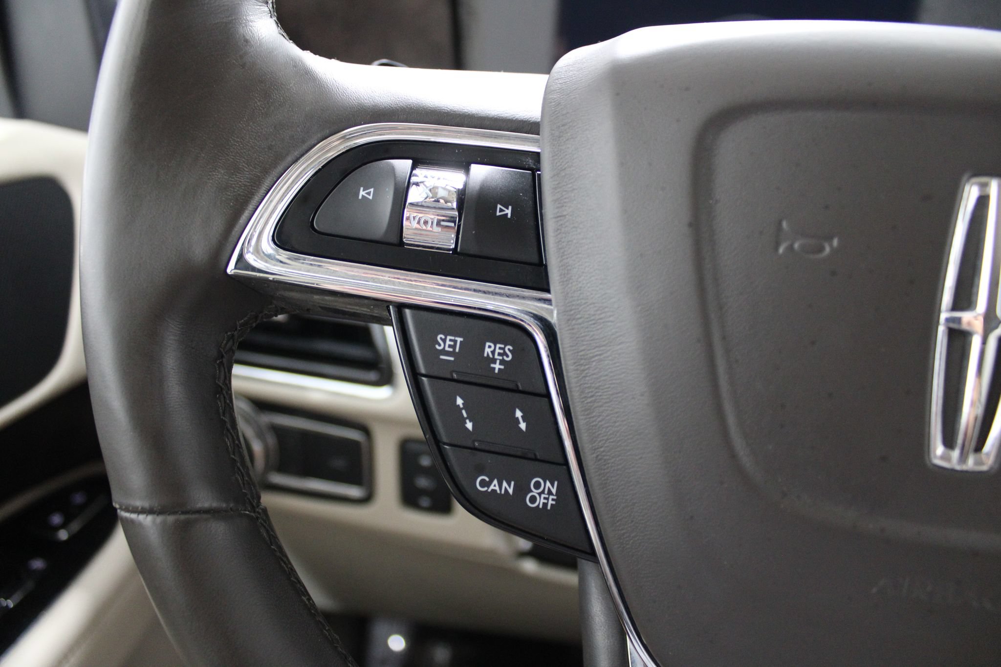 Used 2018 Lincoln Navigator Reserve w/ Technology Package AWD/4WD image 46