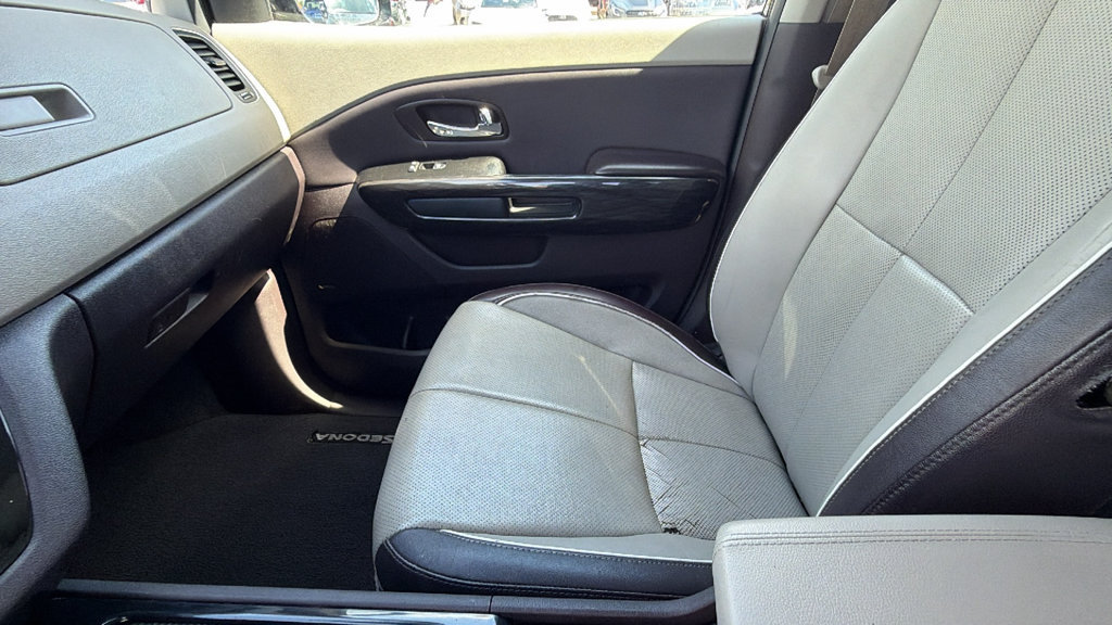Used 2018 Kia Sedona SX Limited FWD image 21