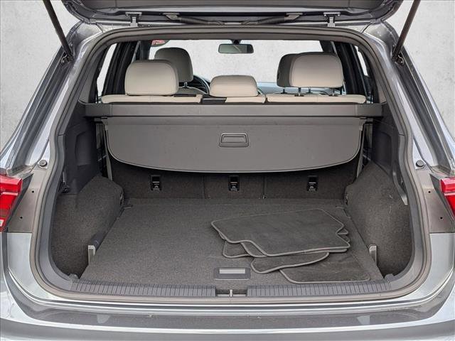 Used 2020 Volkswagen Tiguan SE R-Line image 6