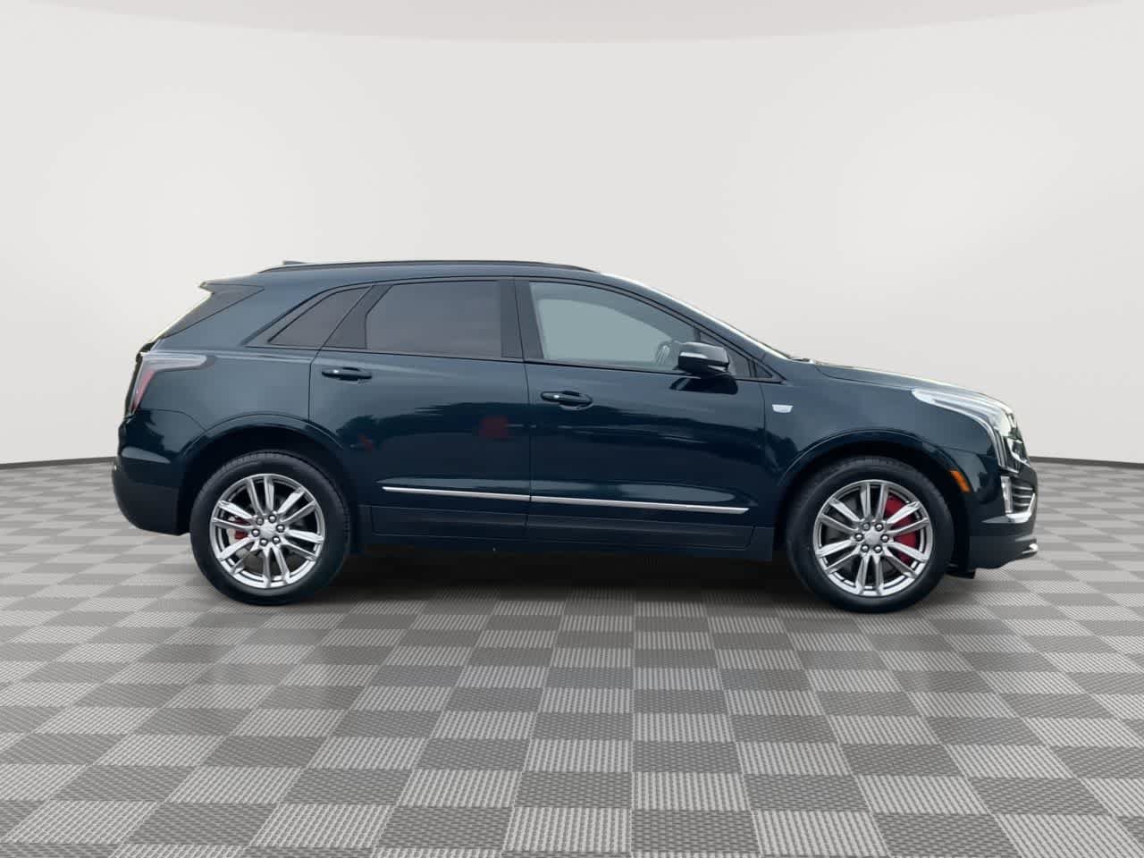 Certified 2024 Cadillac XT5 Sportv AWD/4WD image 9