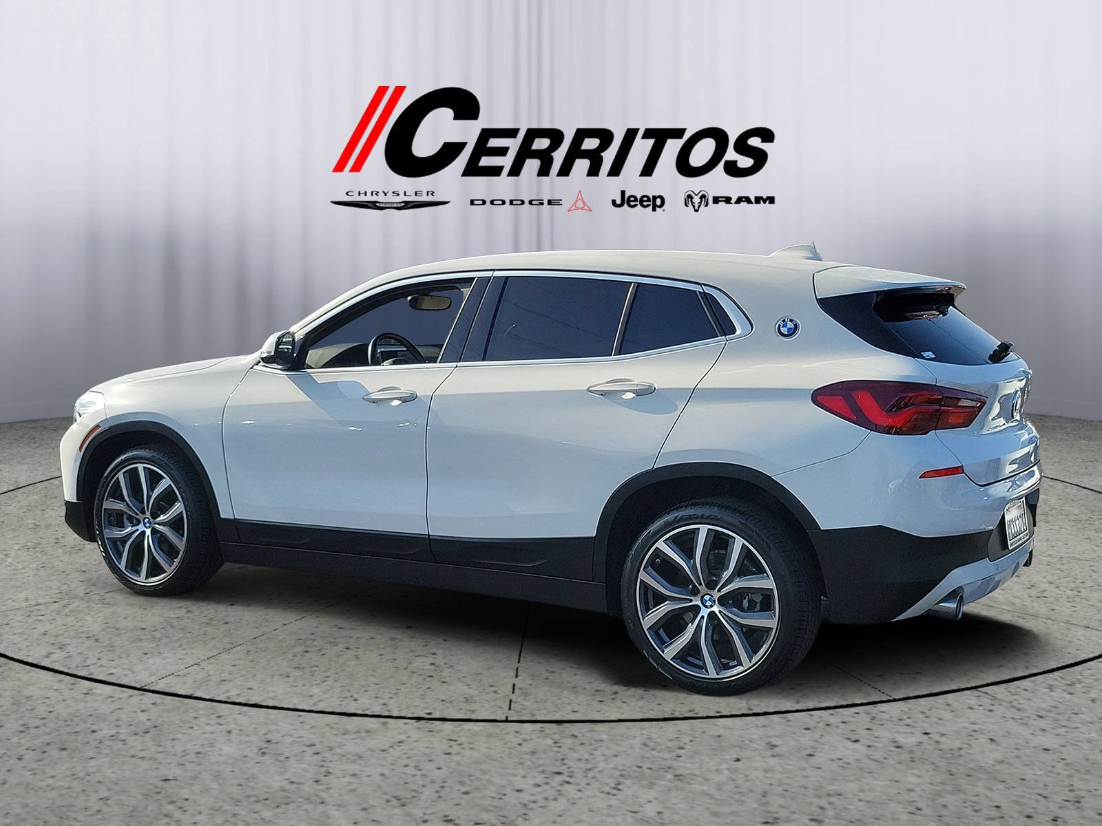 Used 2022 BMW X2 sDrive28i w/ Convenience Package FWD image 2