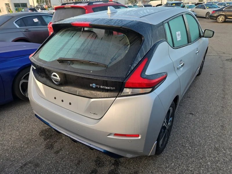 Used 2021 Nissan Leaf SV w/ SV Technology Package image 5