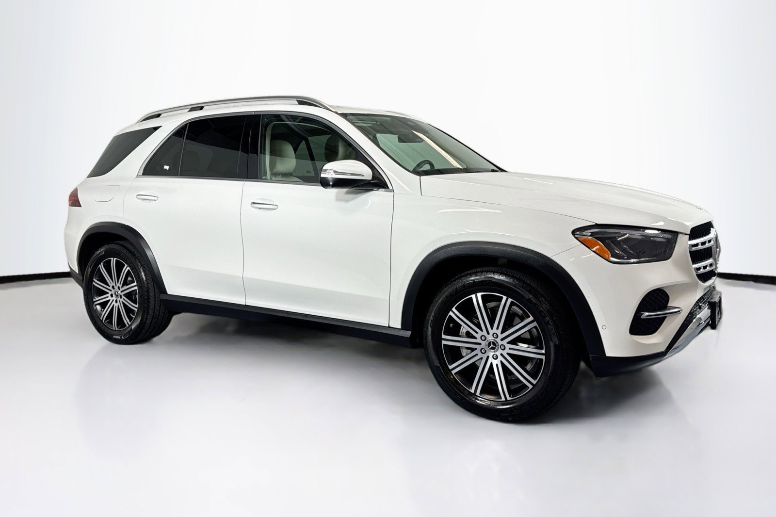 Used 2025 Mercedes-Benz GLE 350 4MATIC image 3