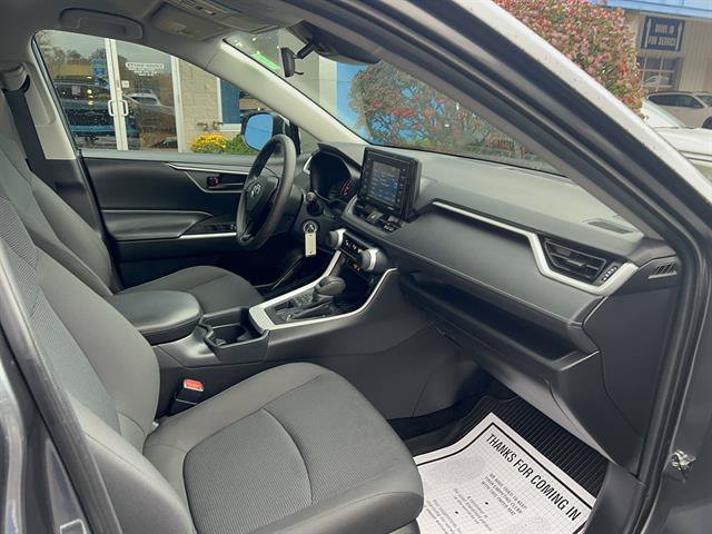 Used 2020 Toyota RAV4 LE w/ All Weather Liner Package AWD/4WD image 13