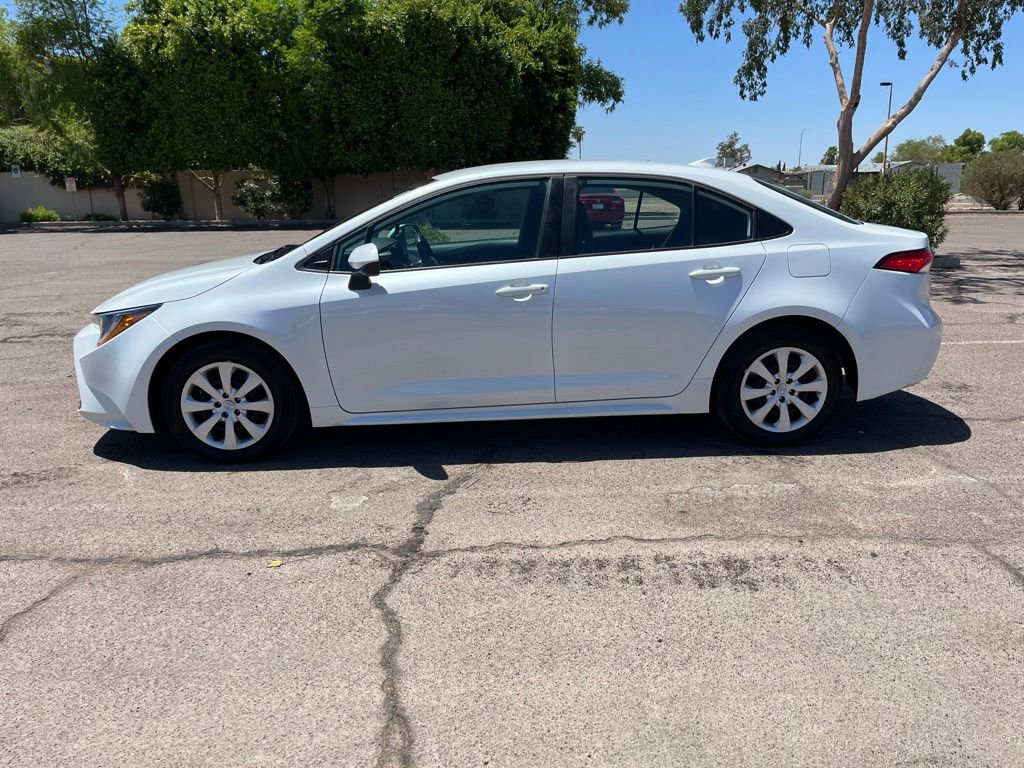 Used 2025 Toyota Corolla LE image 5