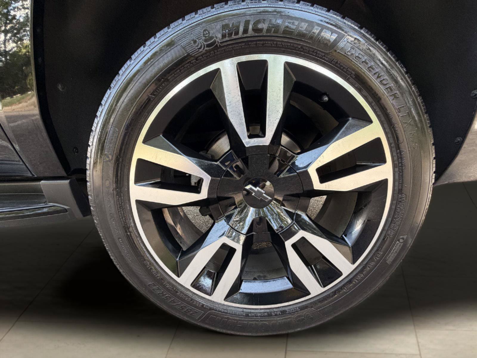 Used 2019 Chevrolet Suburban Premier AWD/4WD image 11