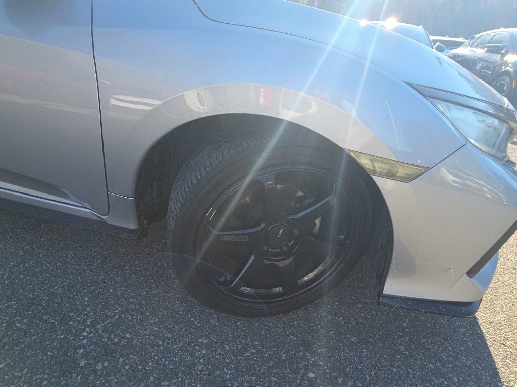 Used 2017 Honda Civic Sport Touring image 4