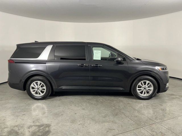 Used 2023 Kia Carnival LX FWD image 9