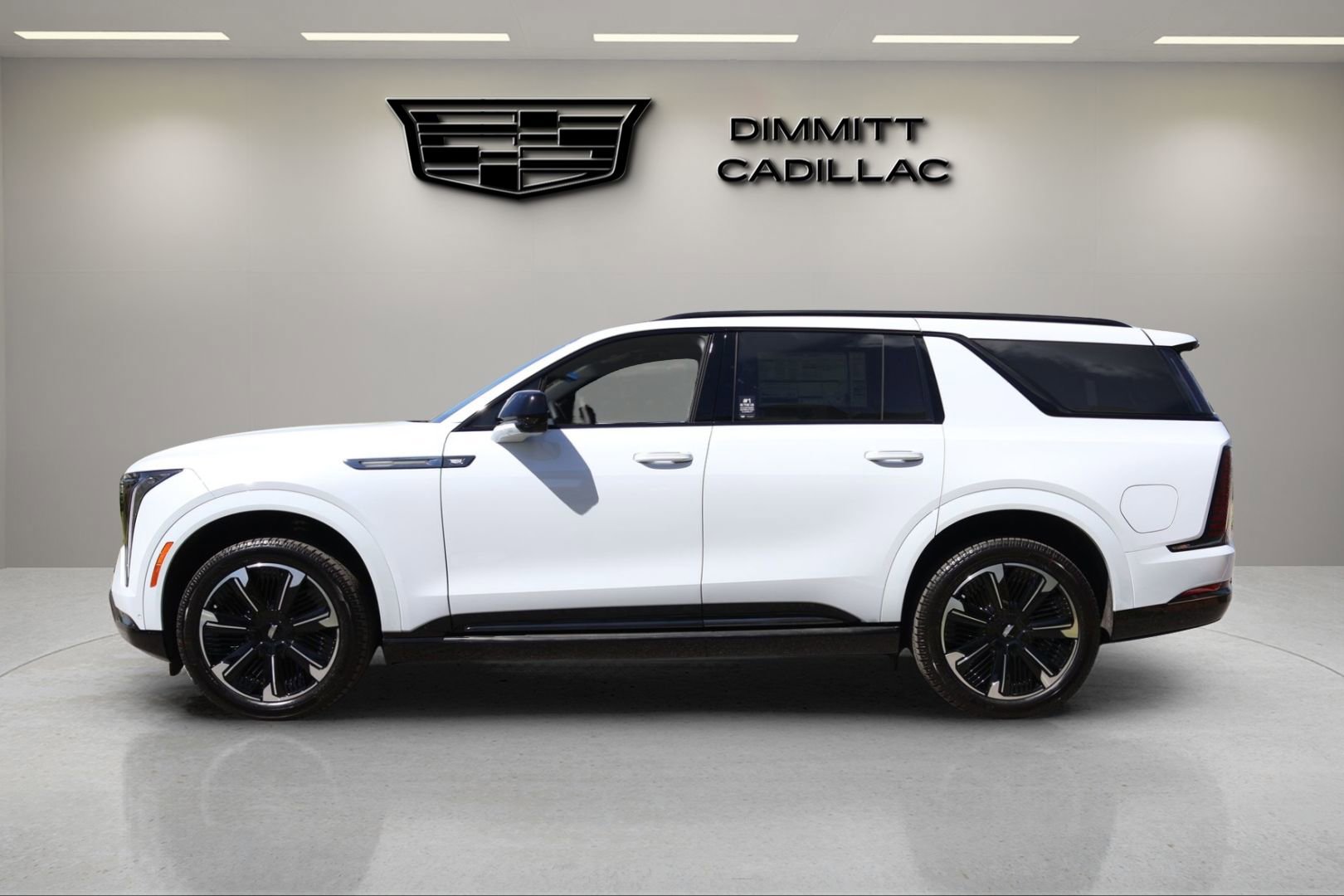 New 2026 Cadillac Escalade IQL Sport 1 w/ LPO, Floor Liner Package AWD/4WD image 2
