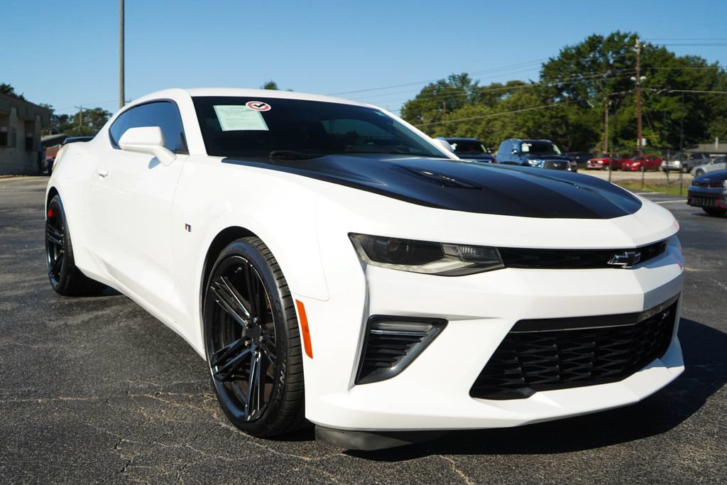 Used 2017 Chevrolet Camaro SS RWD image 40