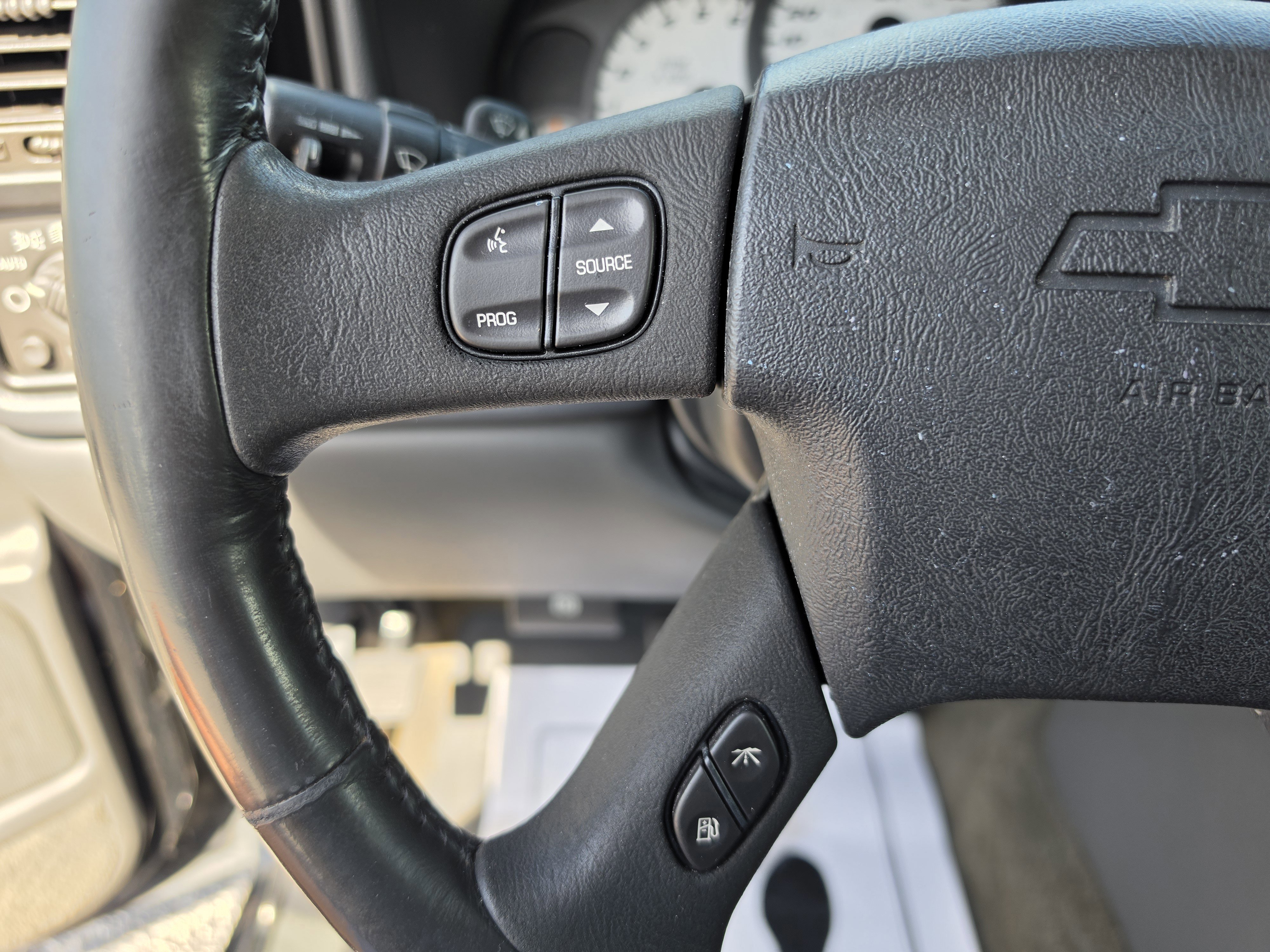 Used 2004 Chevrolet Silverado 1500 SS AWD/4WD image 24