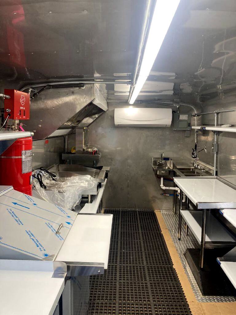 Used 2015 Ford E-450 and Econoline 450 Super Duty w/ Shuttle Bus Prep Package image 4