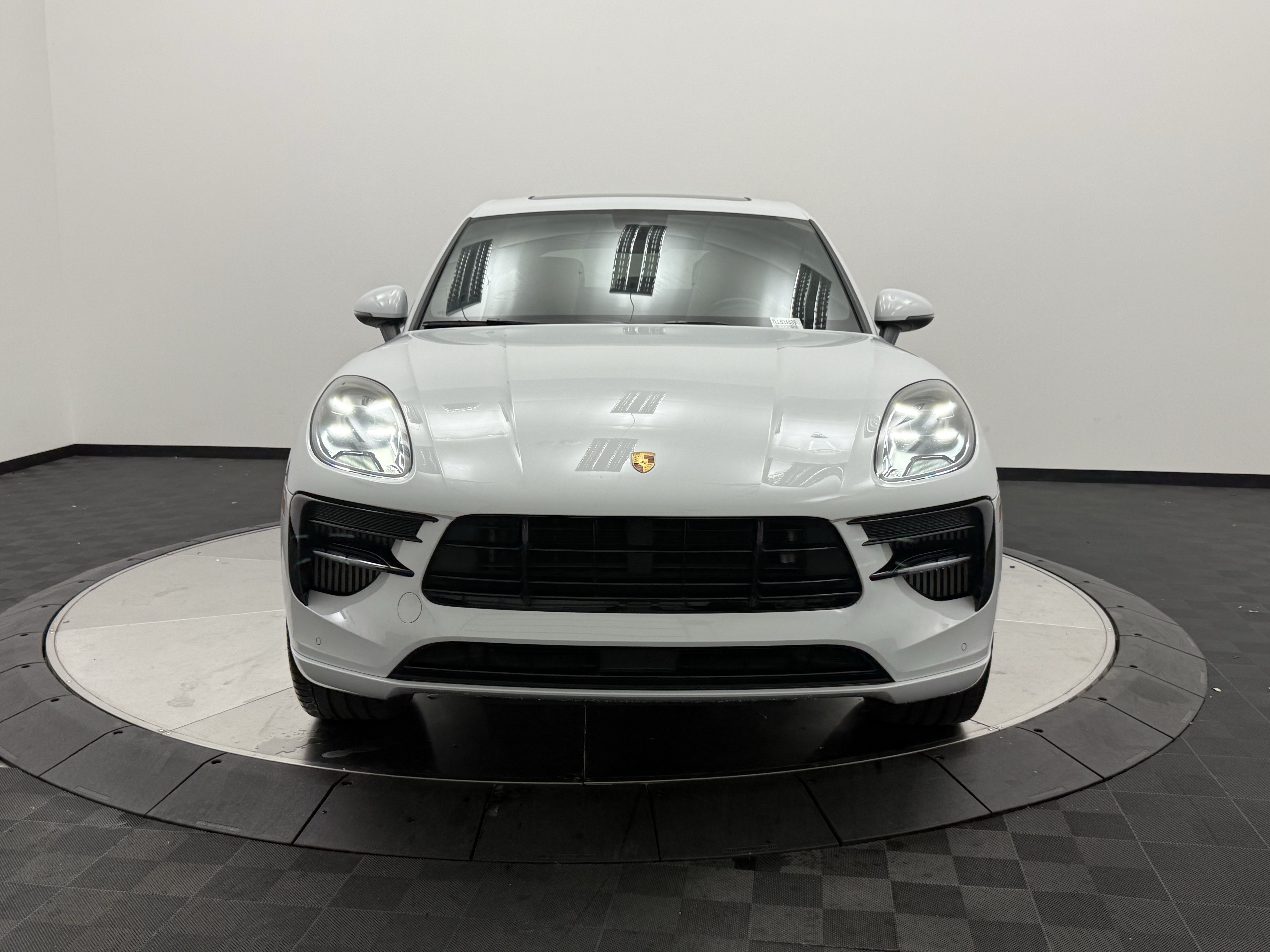 Used 2020 Porsche Macan S AWD/4WD image 2