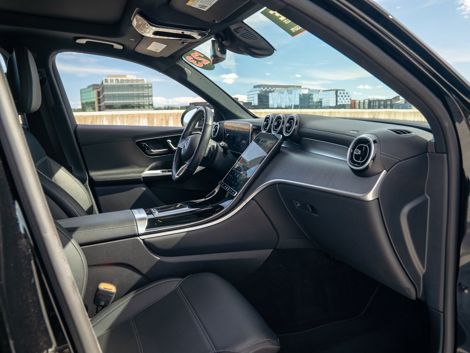 Used 2023 Mercedes-Benz GLC 300 4MATIC image 29