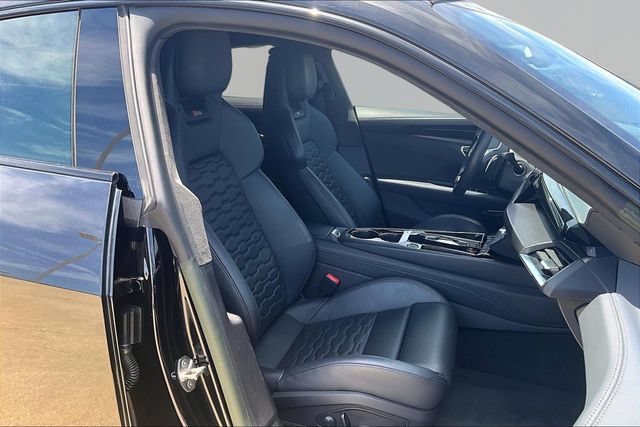 Used 2023 Audi RS e-tron GT w/ Carbon Performance Package AWD/4WD image 7