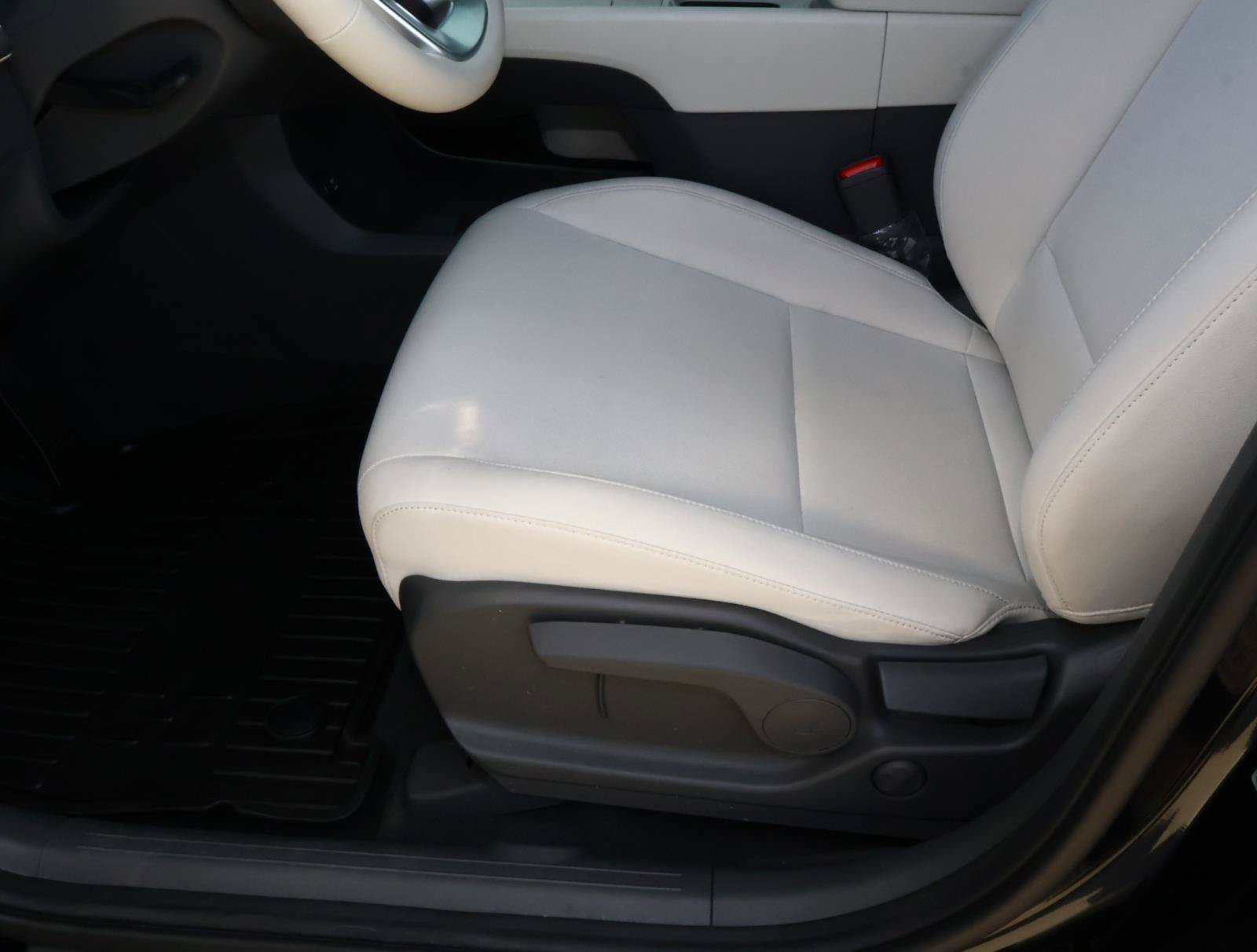 Used 2026 Hyundai Santa Fe SE FWD image 12