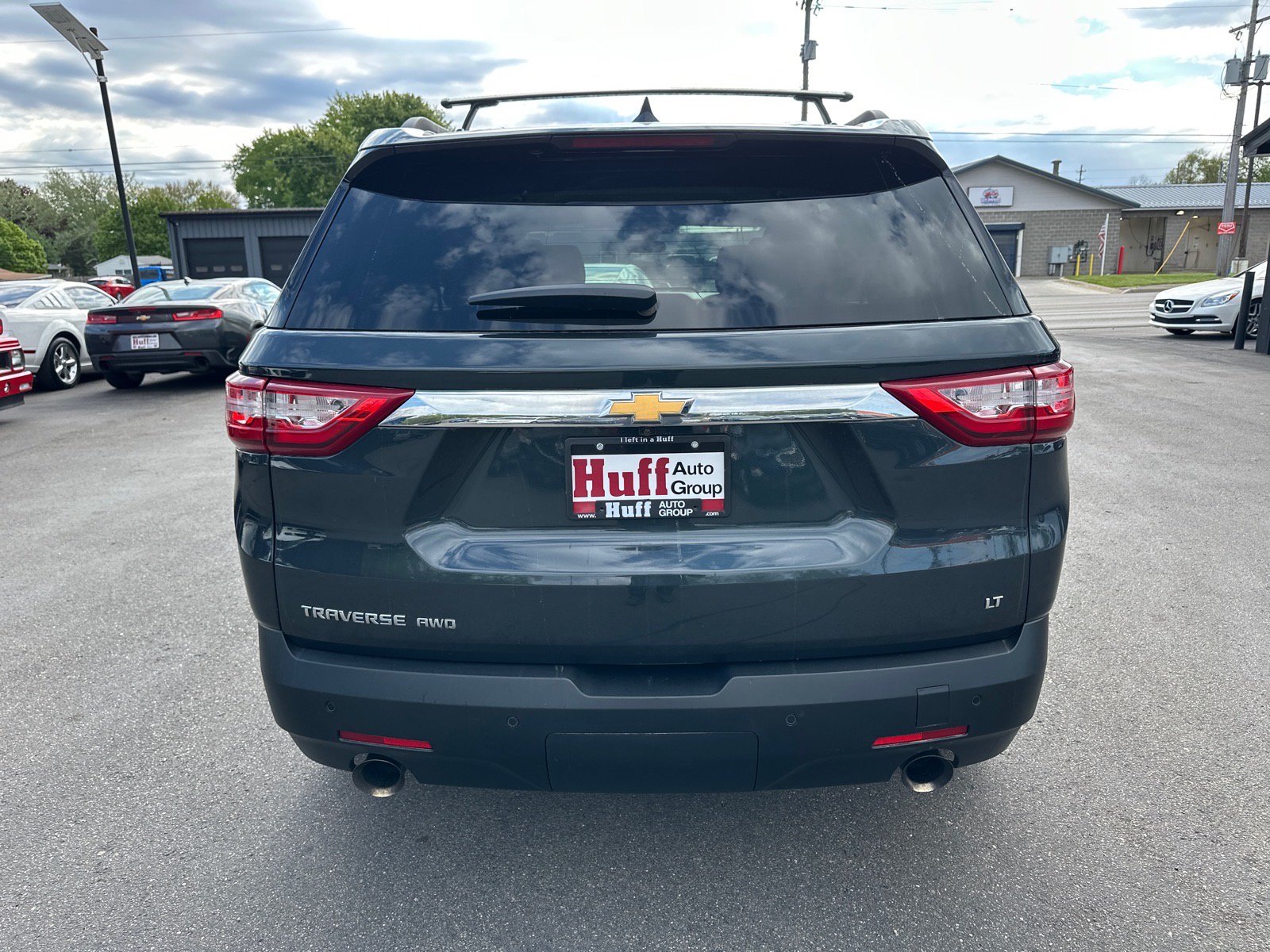 Used 2021 Chevrolet Traverse LT w/ LPO, 'HIT The Road' Package AWD/4WD image 4