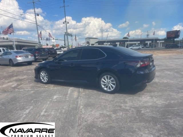 Used 2021 Toyota Camry LE FWD image 6