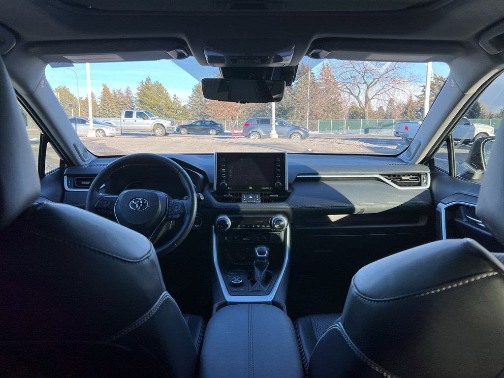 Used 2021 Toyota RAV4 Limited image 39