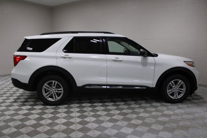 Used 2022 Ford Explorer XLT w/ Equipment Group 202A image 11