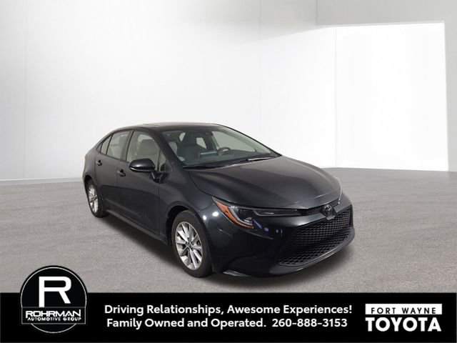 Used 2021 Toyota Corolla LE w/ LE Premium Package image 4