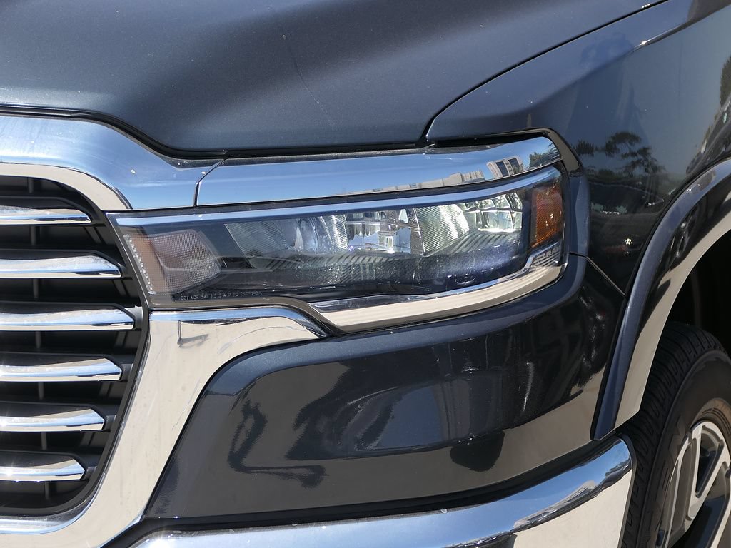 New 2026 RAM 1500 Laramie AWD/4WD image 7