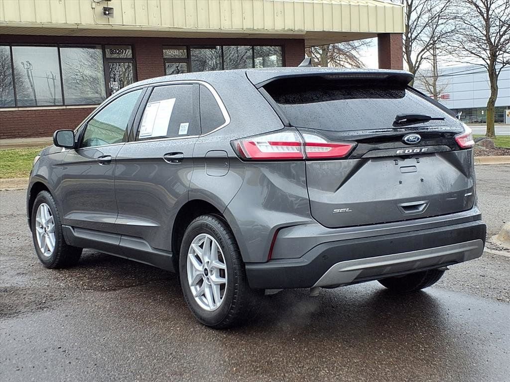 Used 2023 Ford Edge SEL w/ Convenience Package image 3