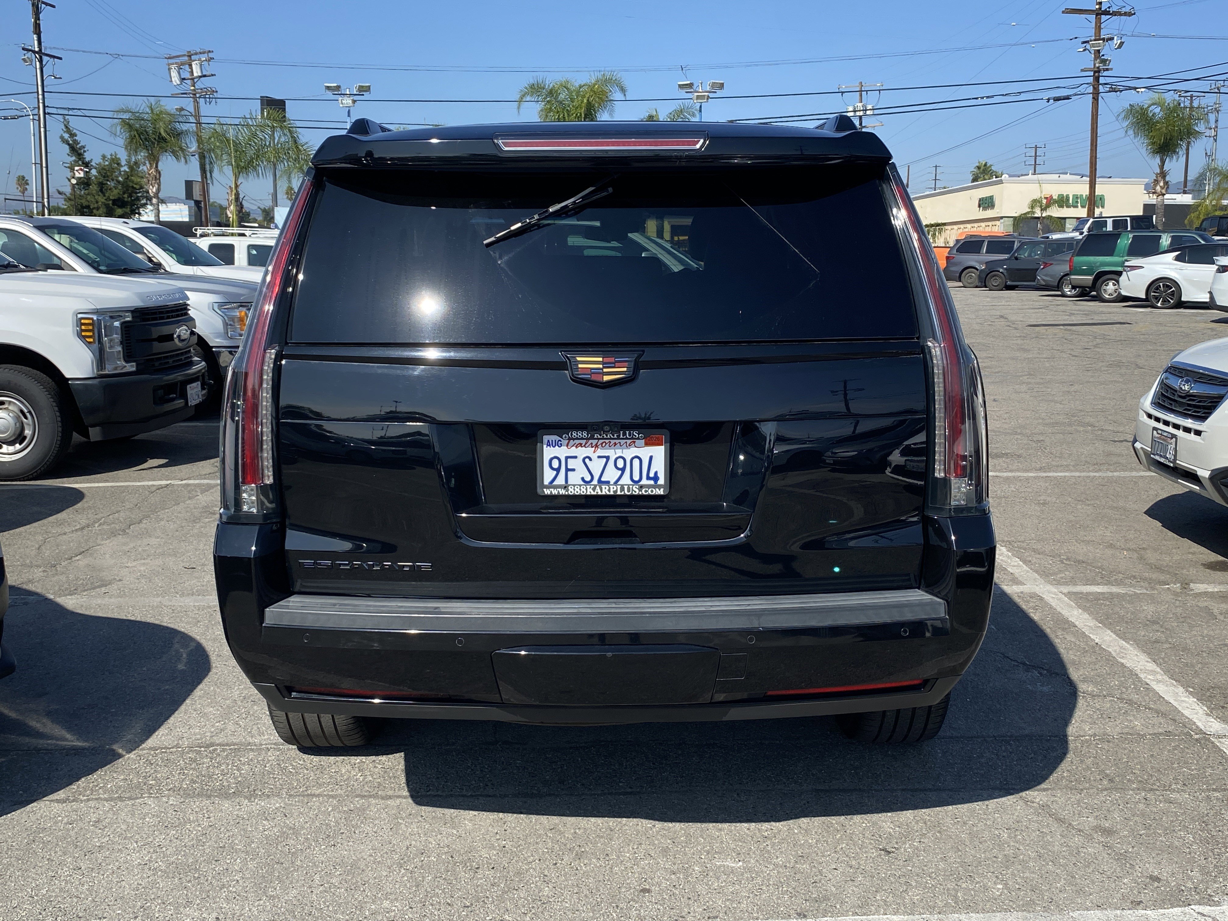 Used 2018 Cadillac Escalade Luxury image 9