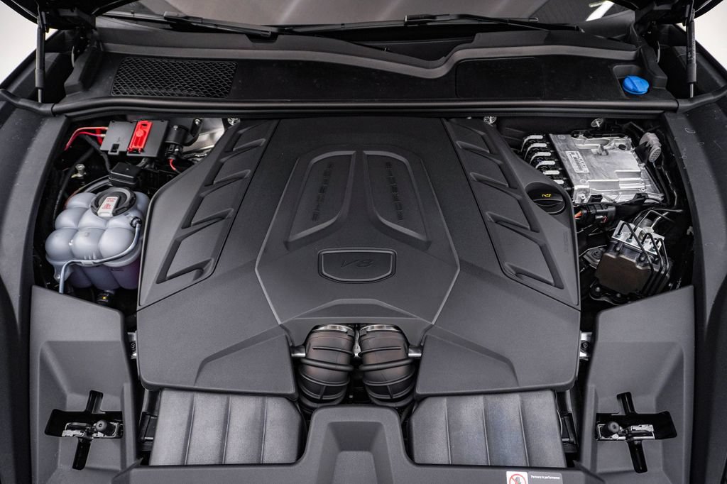 New 2026 Porsche Cayenne GTS AWD/4WD image 29