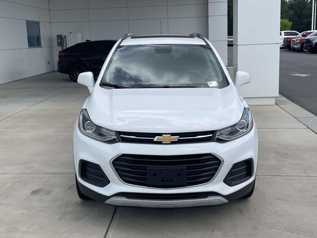 Used 2020 Chevrolet Trax LT w/ Sun & Sound Package AWD/4WD image 3