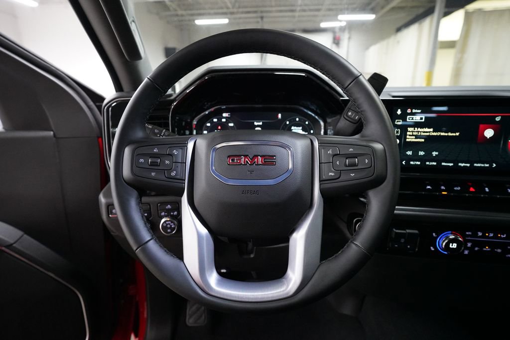 Used 2025 GMC Sierra 1500 Elevation image 4