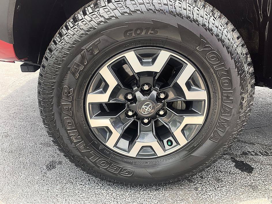 Certified 2022 Toyota Tacoma TRD Off-Road w/ Technology Package AWD/4WD image 8