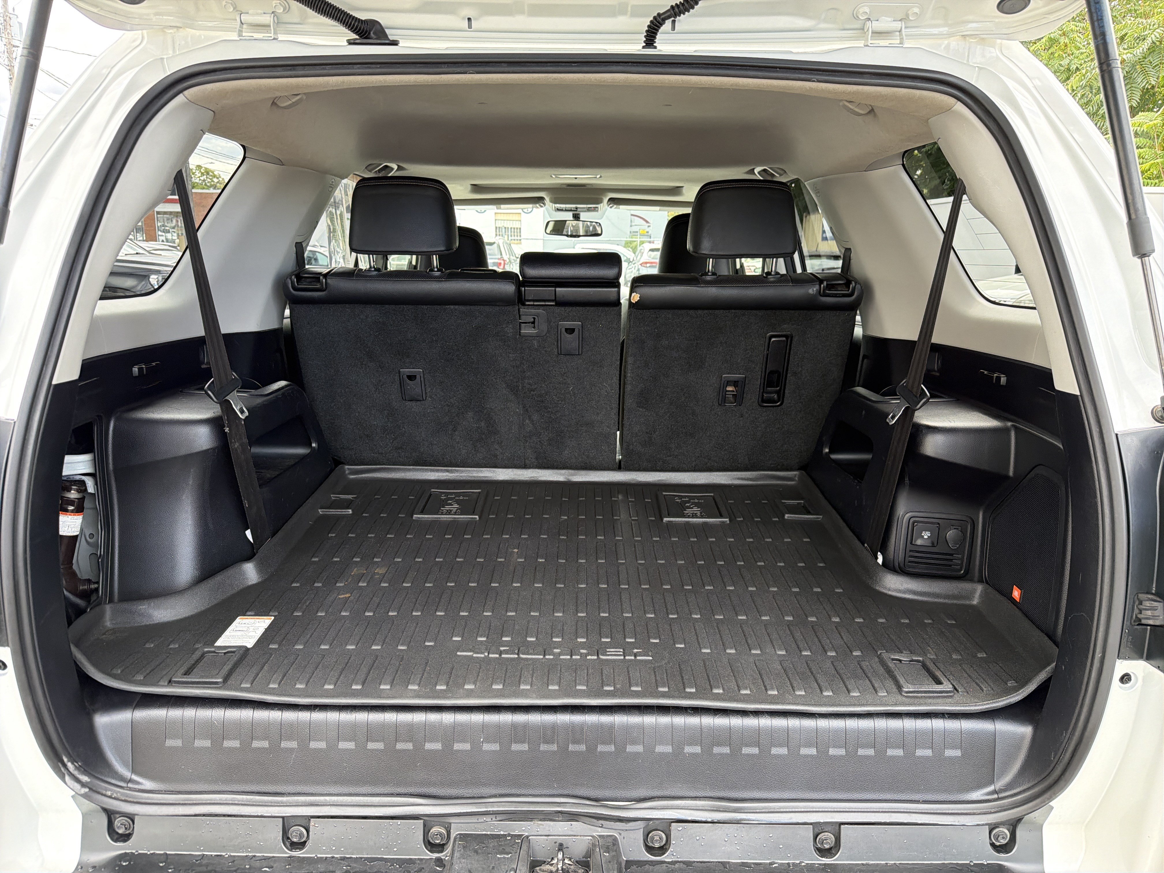 Used 2018 Toyota 4Runner Limited AWD/4WD image 4